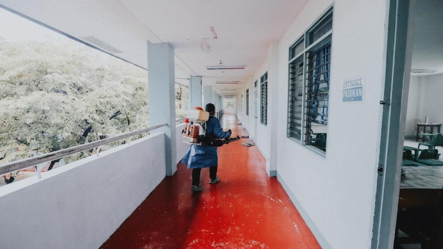 Bùng phát dịch cúm tại Philippines, nhiều trường phải chuyển sang học trực tuyến